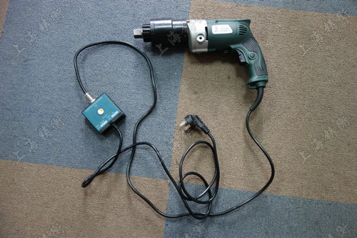 電動定扭力扳手