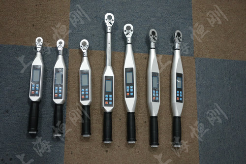 ���@Ť������